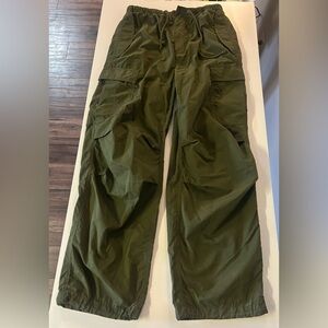 TNA women’s cargo pants- size Med